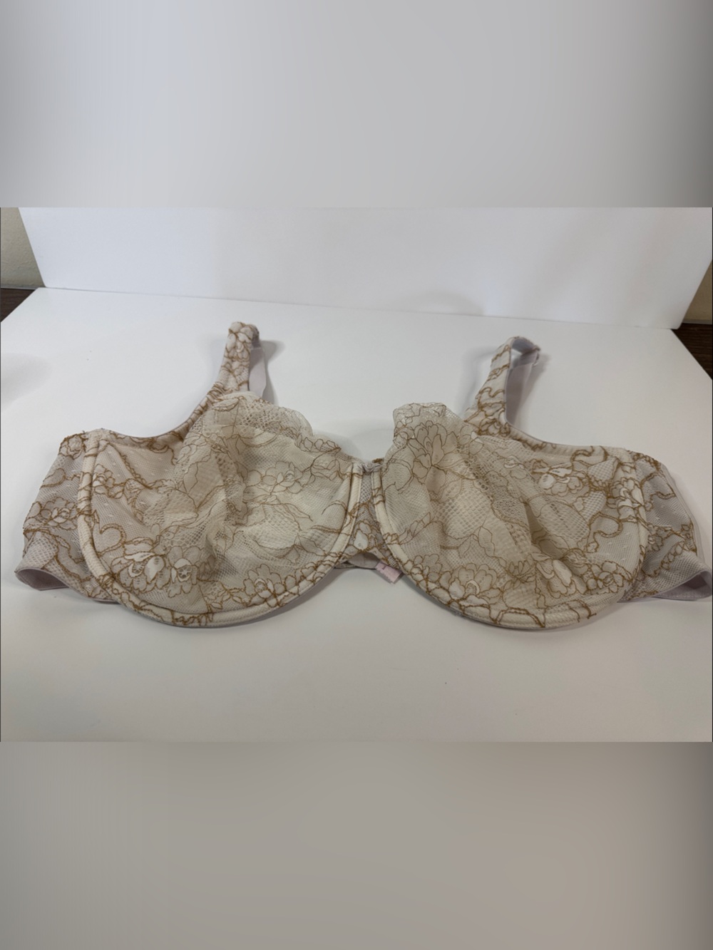 Cacique 46DDD Lace Overlay Nude Bra with Floral Detail
